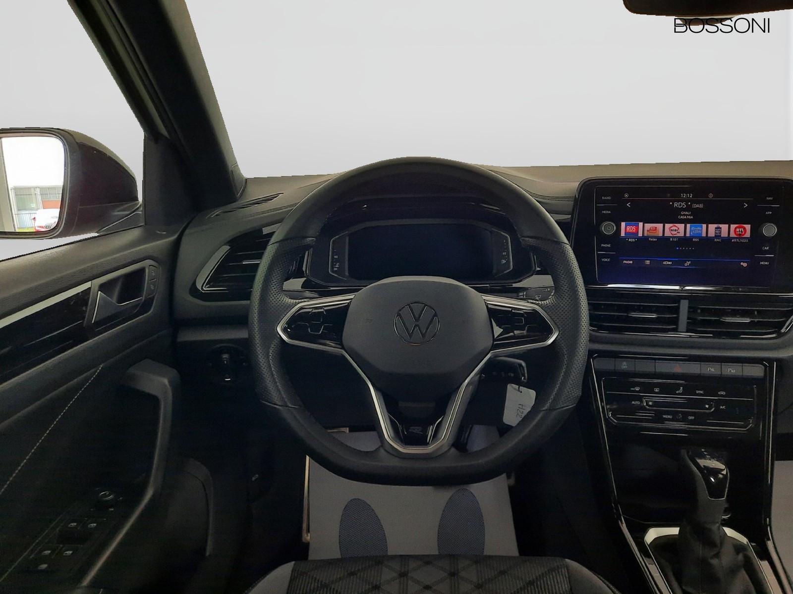 8 - Volkswagen T-Roc 1.5 tsi act r line dsg