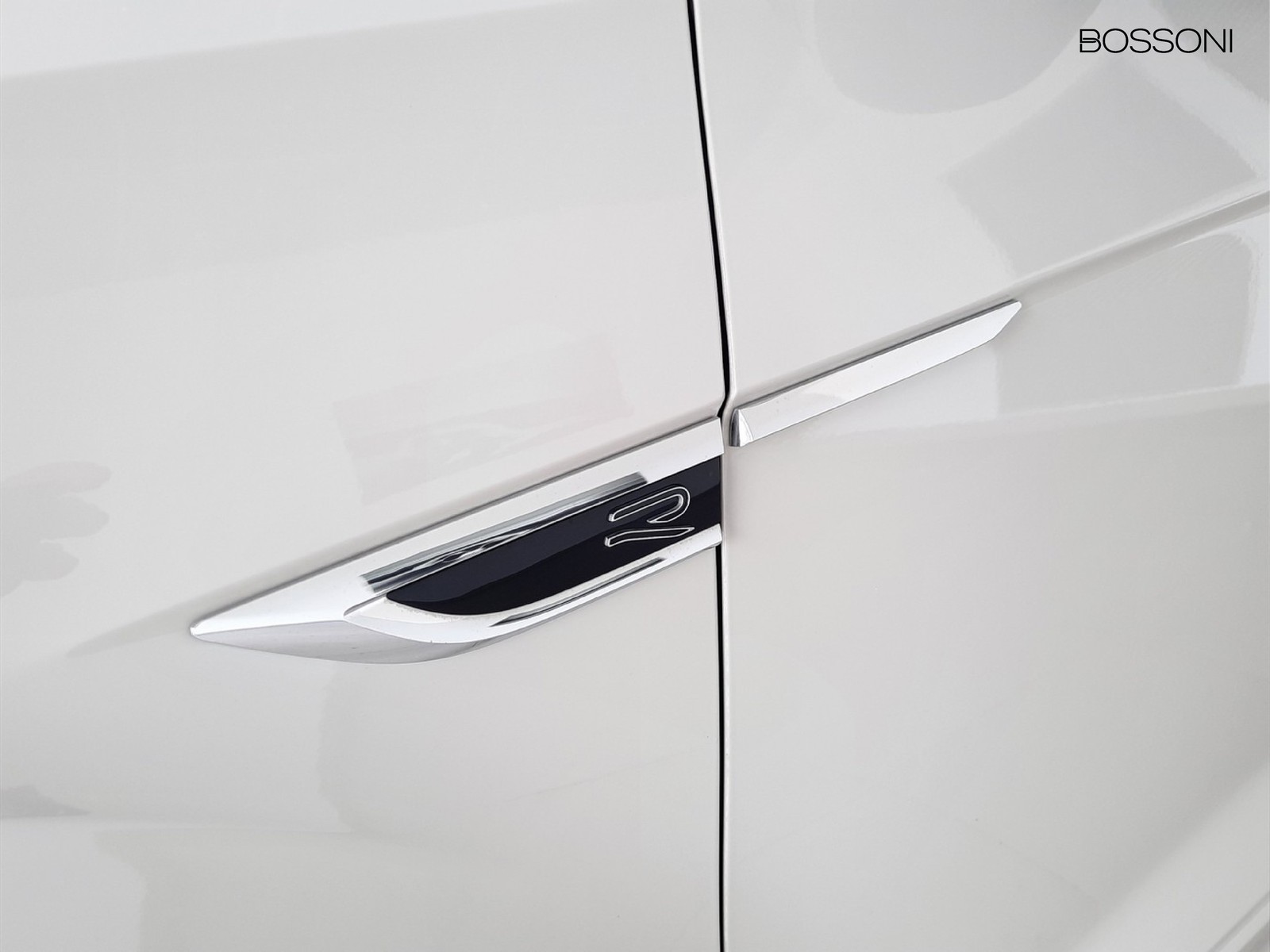 27 - Volkswagen T-Roc 1.5 tsi act r line dsg