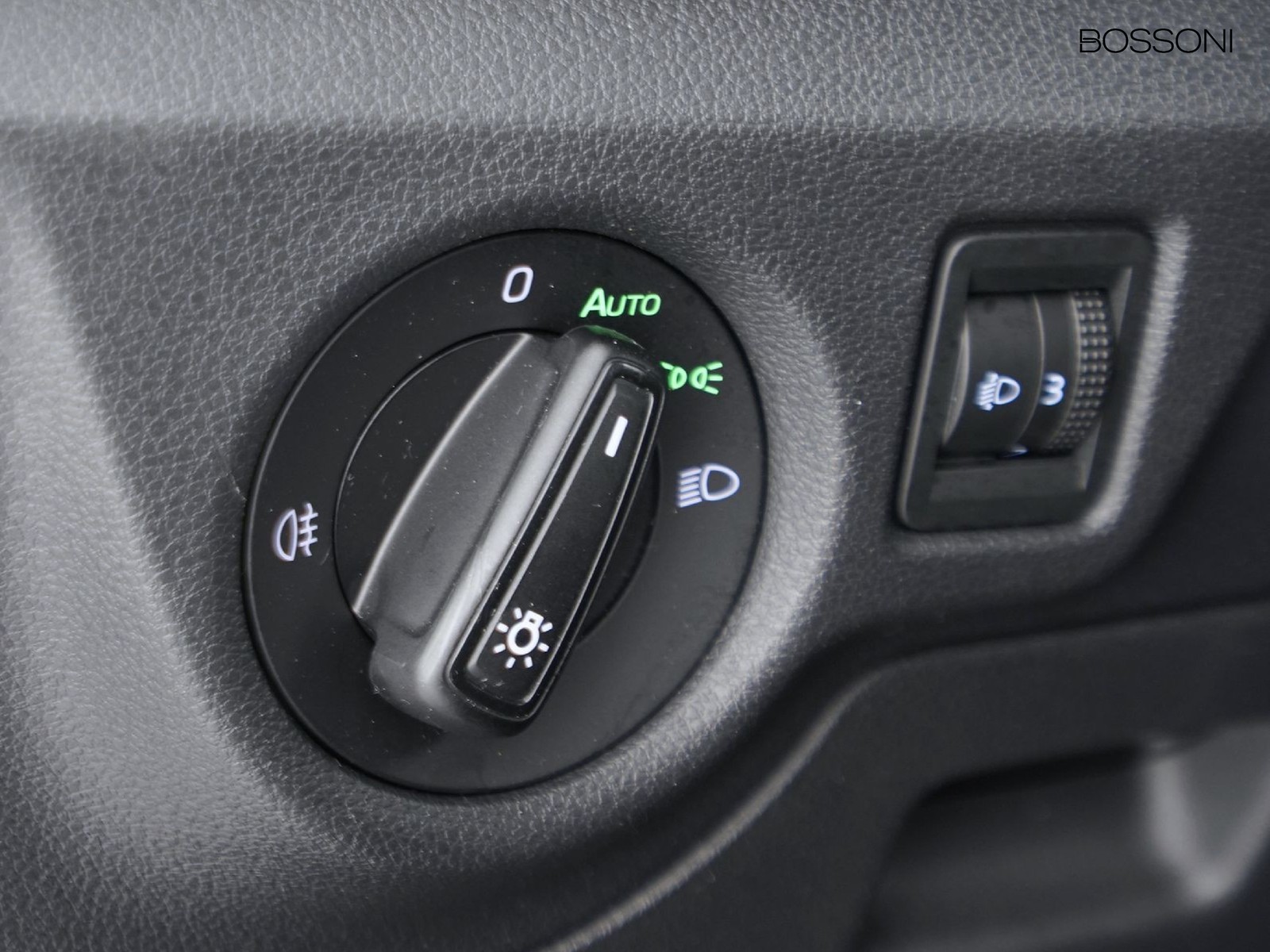 16 - Skoda Kamiq 1.0 tsi 95cv ambition
