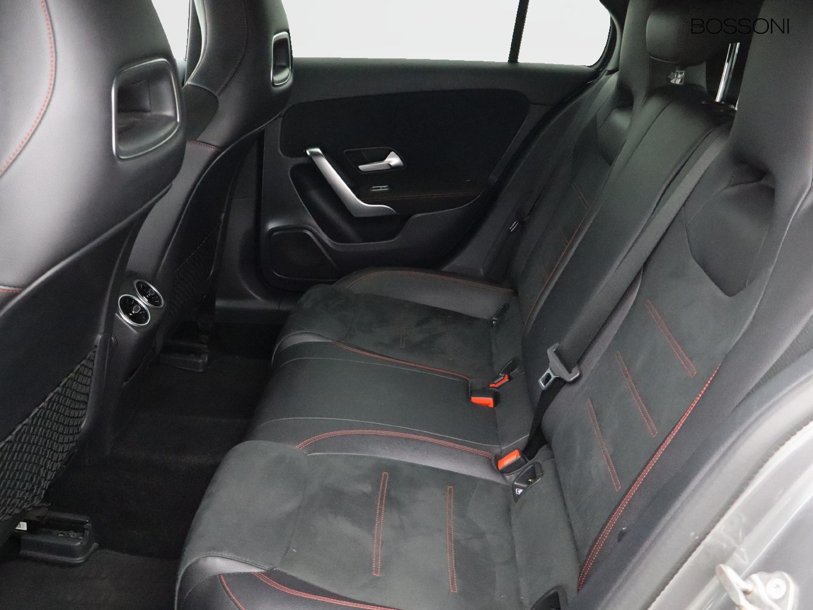 8 - Mercedes Classe A 180 d premium 7g-dct
