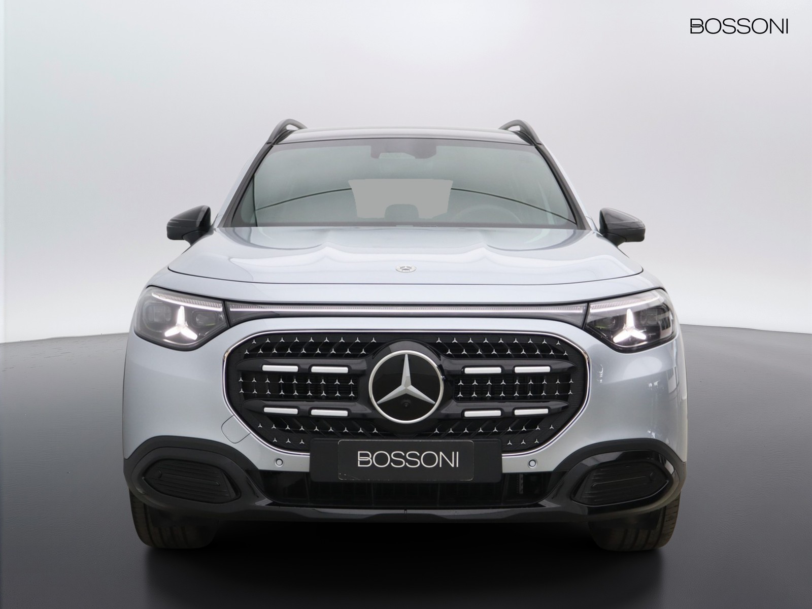 2 - Mercedes GLB 200 advanced plus 4matic 8g-edct