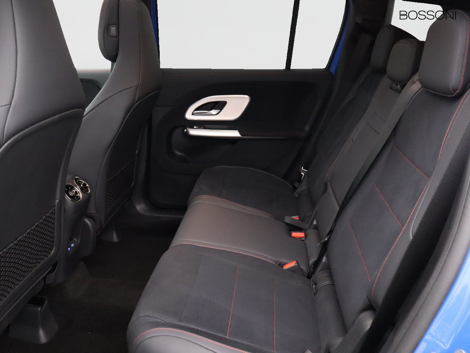 8 - Mercedes GLB 220 premium 4matic 8g-edct 7p.ti