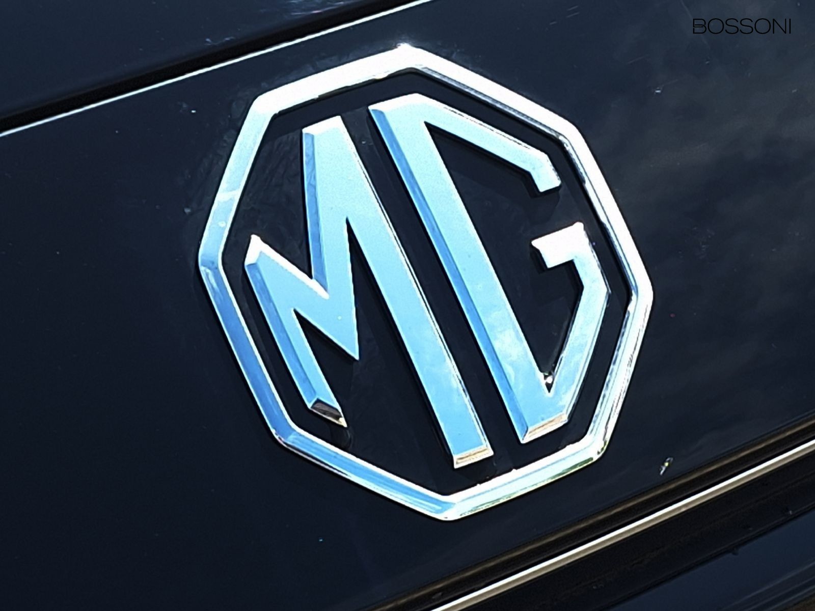 24 - Mg ZS 1.5 hybrid+ comfort auto