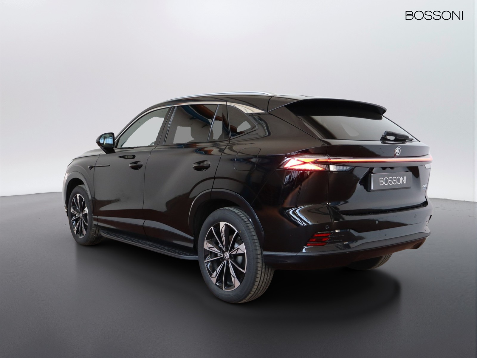 5 - Mg HS 1.5 phev luxury auto