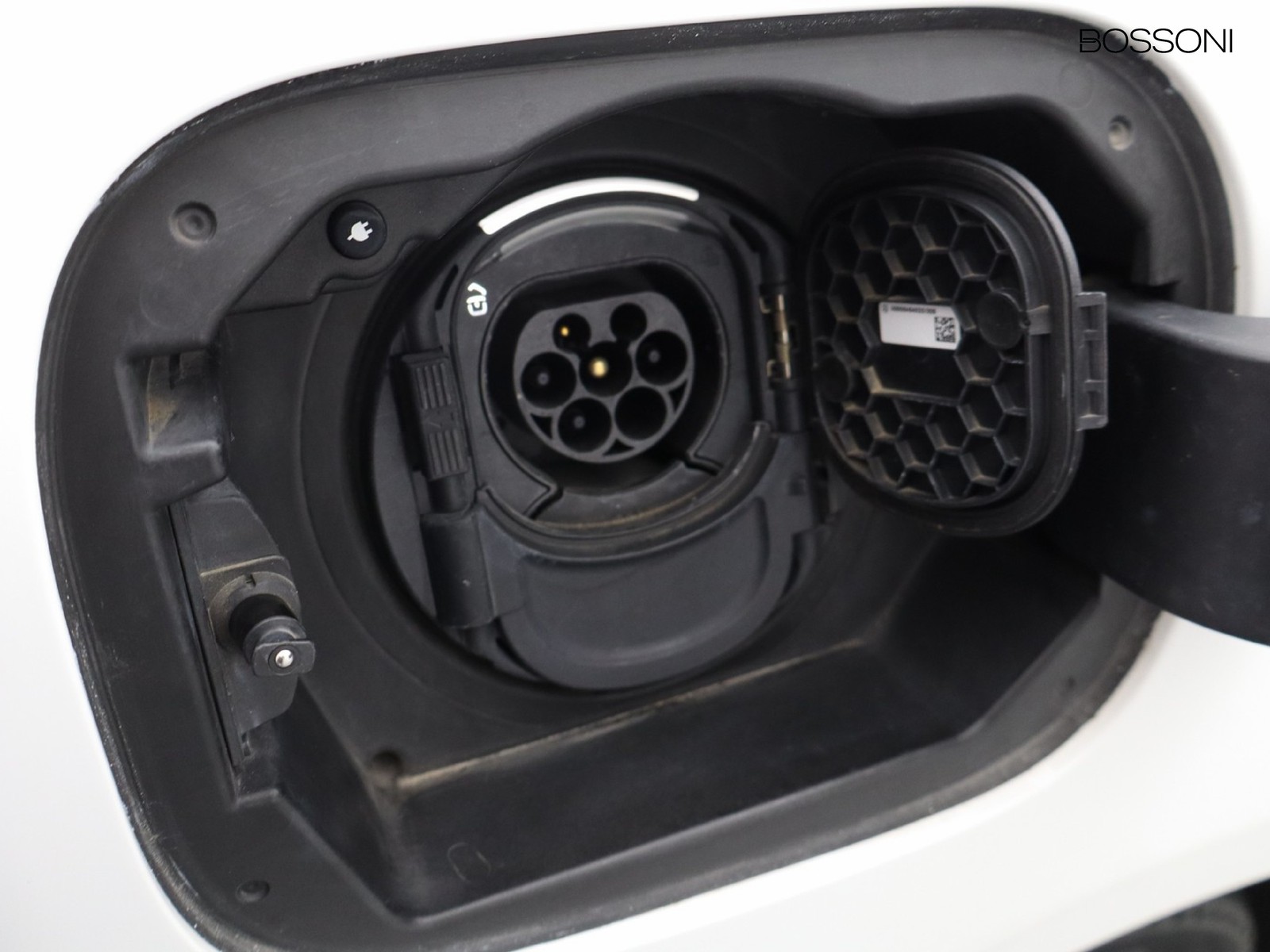 17 - Mercedes Classe B 250 e plug in hybrid (e eq-power) sport plus 8g-dct
