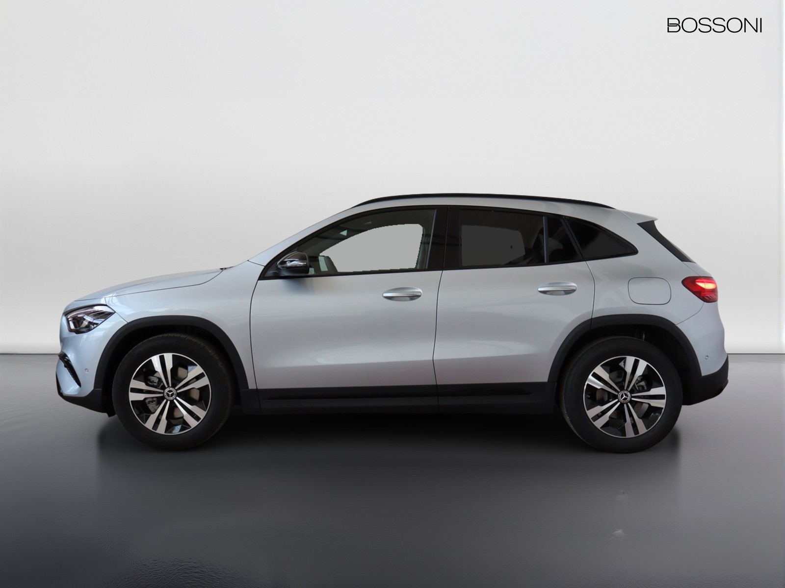 3 - Mercedes GLA 200 d progressive extra 8g-dct