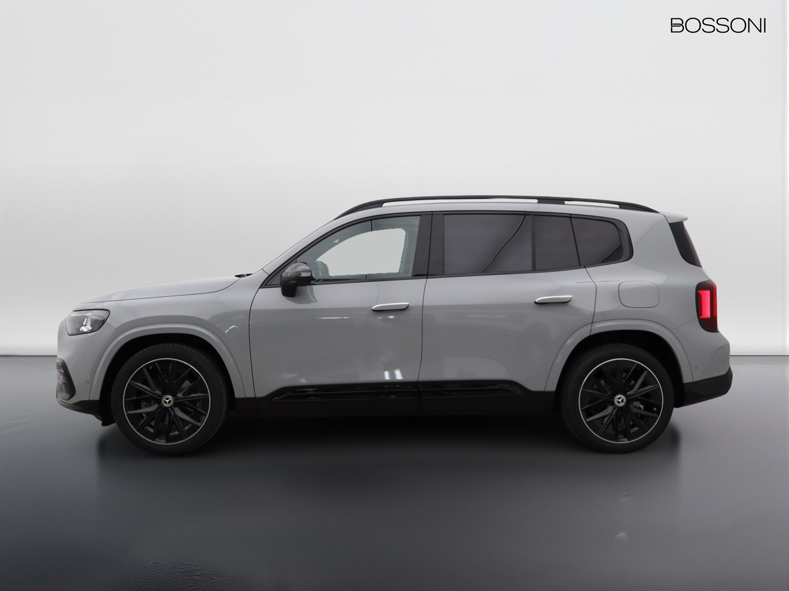 3 - Mercedes GLB 200 premium 4matic 8g-edct 7p.ti
