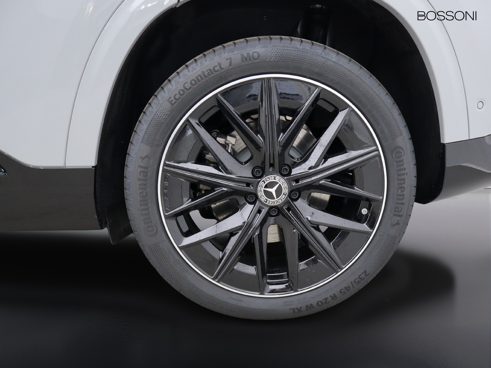 4 - Mercedes GLB 200 premium 4matic 8g-edct 7p.ti