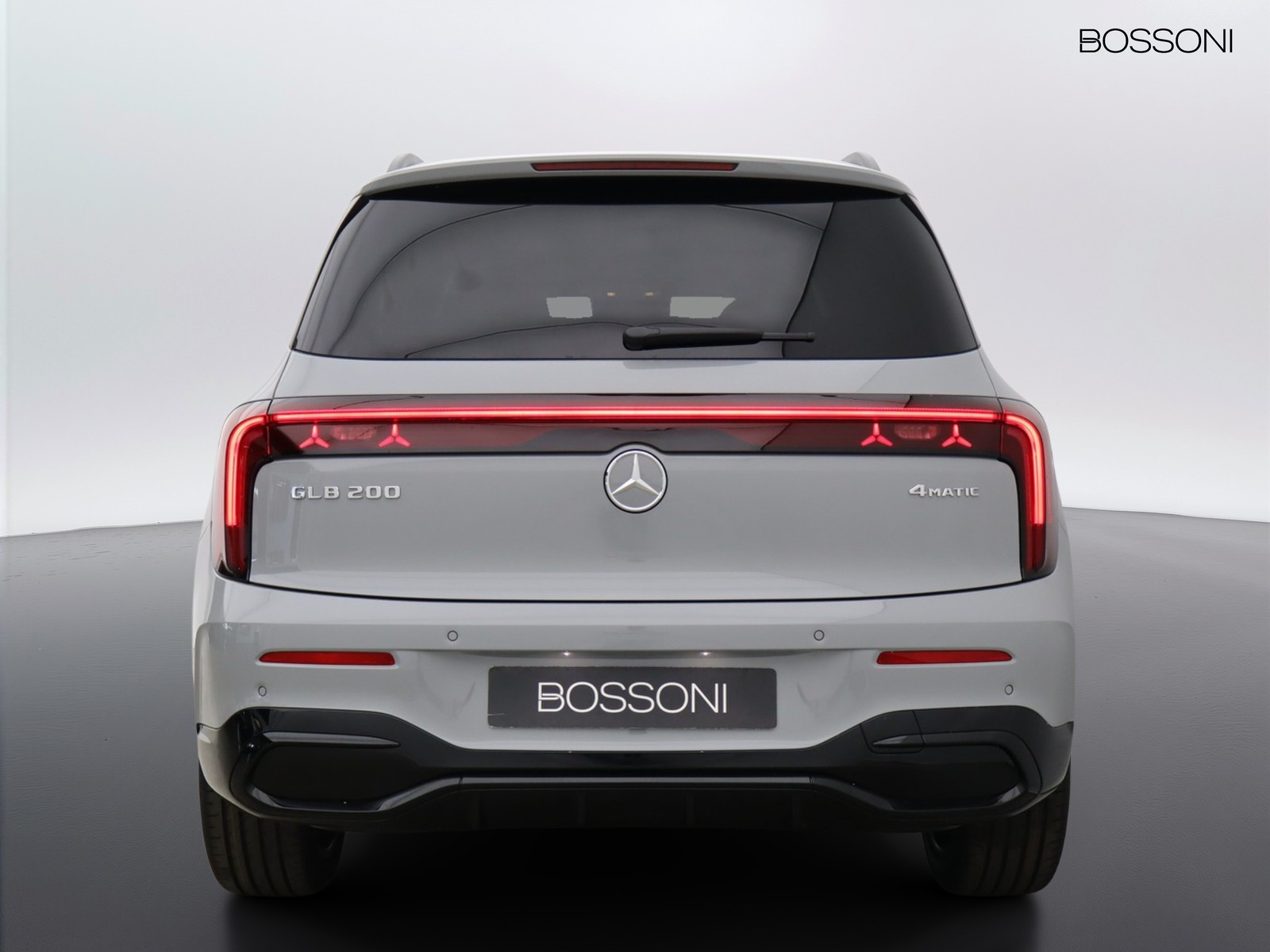 6 - Mercedes GLB 200 premium 4matic 8g-edct 7p.ti