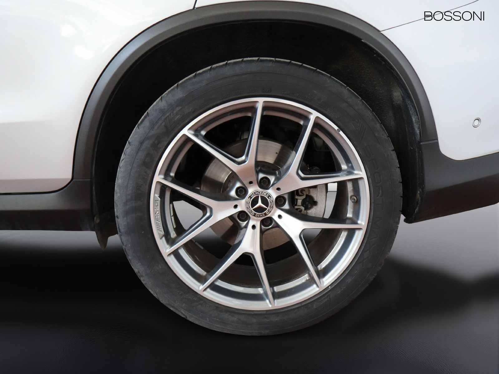 4 - Mercedes GLC coupe 300 d premium plus 4matic 9g-tronic plus