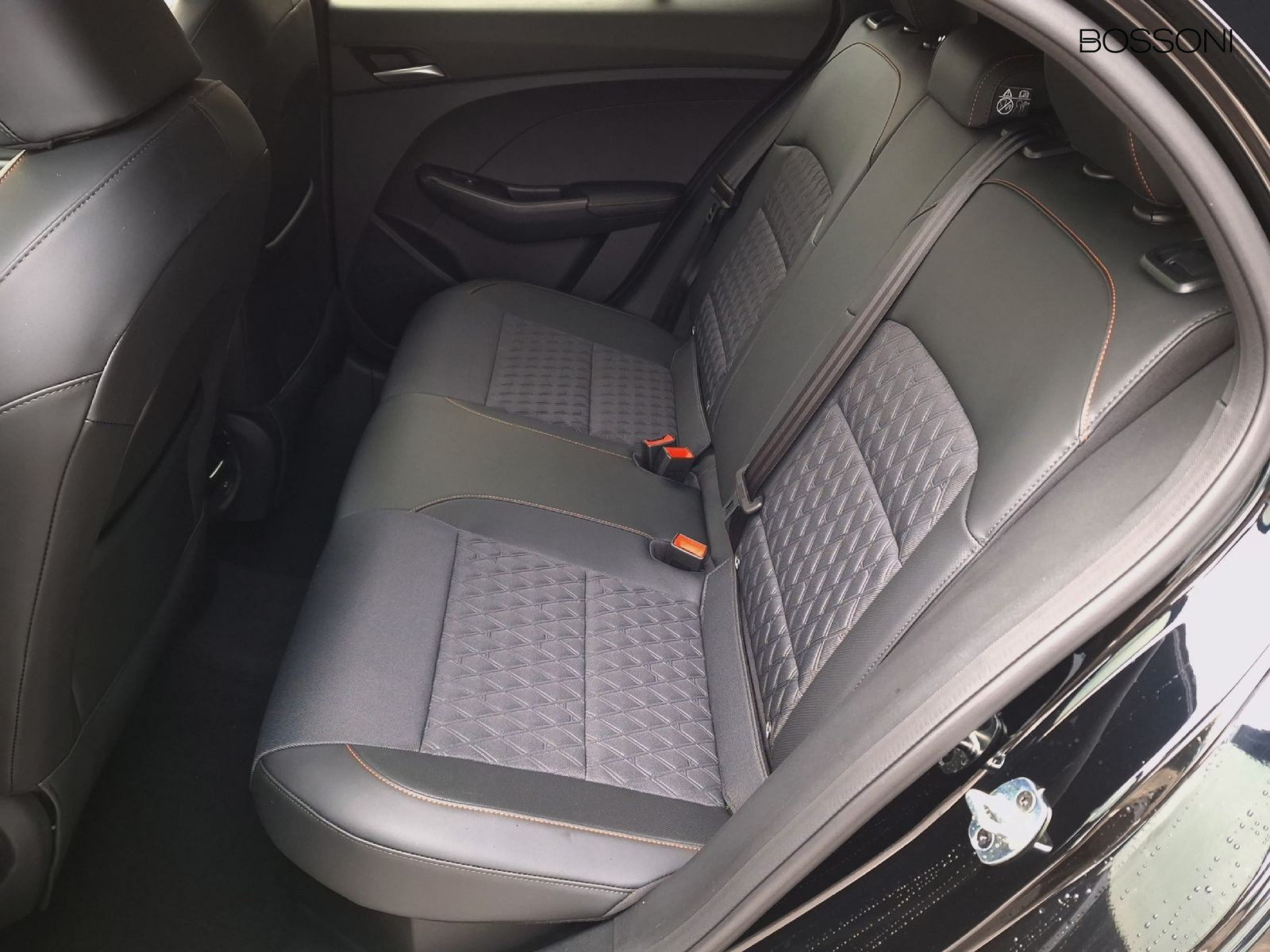 12 - Mg MG3 1.5 hybrid+ luxury