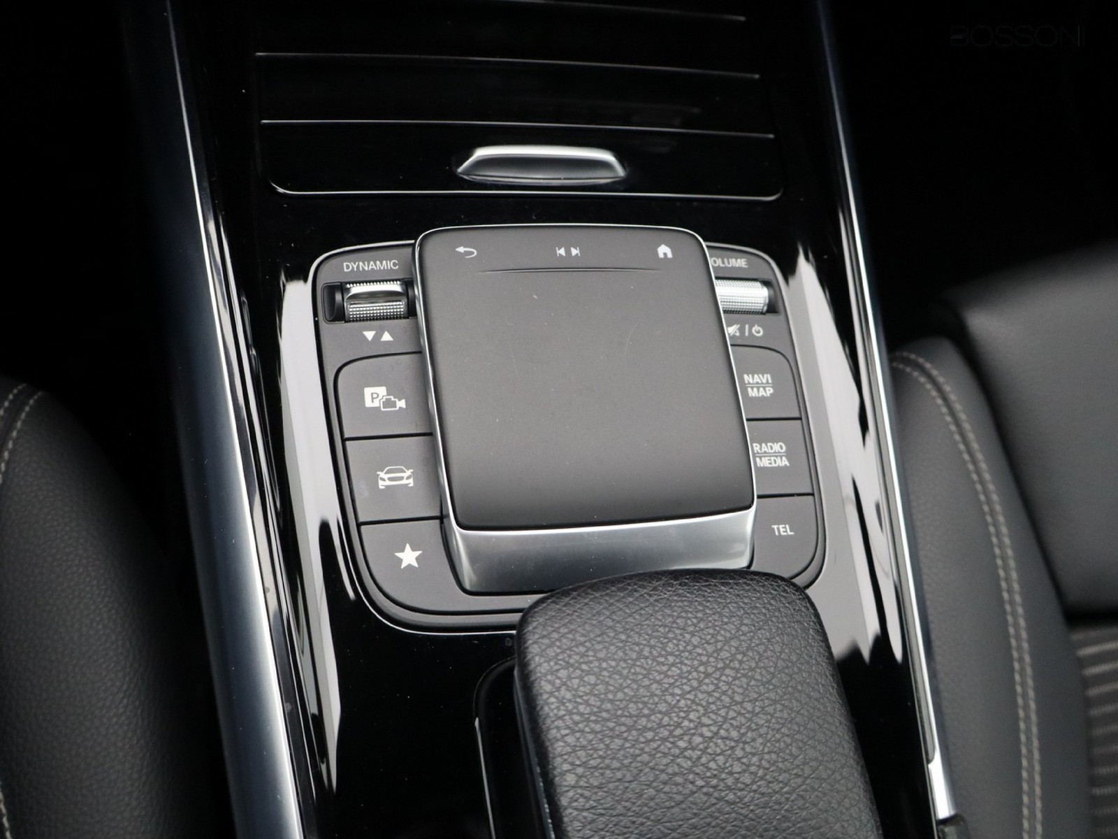 14 - Mercedes GLA 200 d sport plus 8g-dct