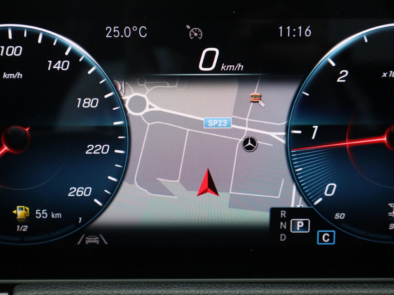 15 - Mercedes GLA 200 d sport plus 8g-dct