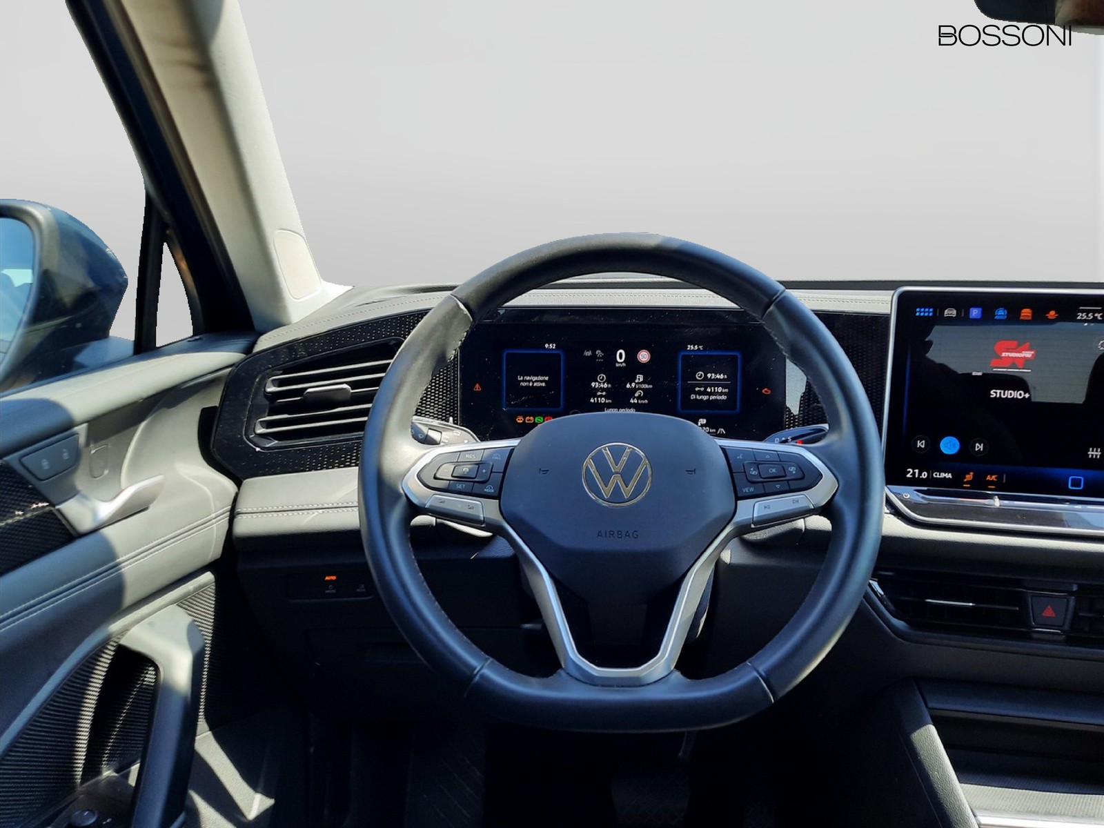 8 - Volkswagen Tiguan 2.0 tdi scr 150cv life dsg