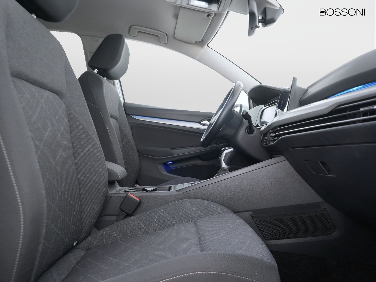 8 - Volkswagen Golf 1.5 tgi 130cv life