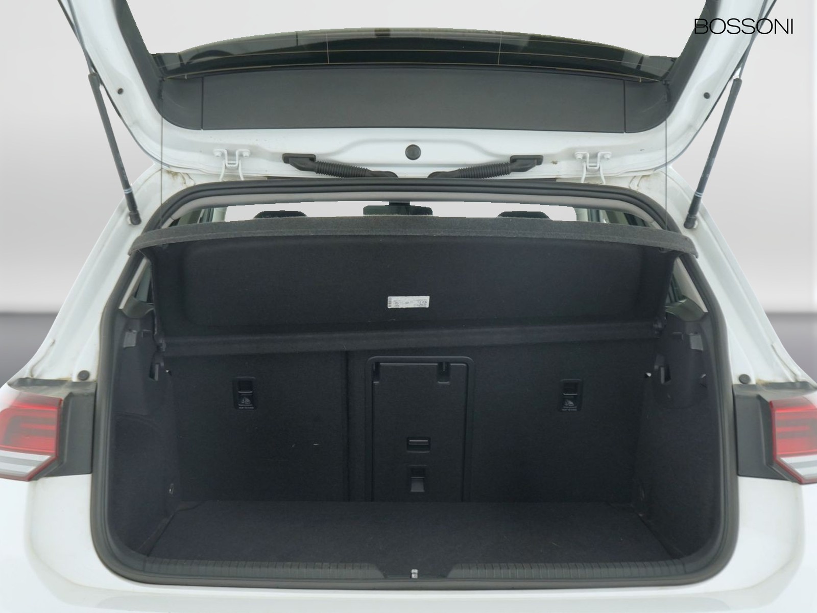 10 - Volkswagen Golf 1.5 tgi 130cv life