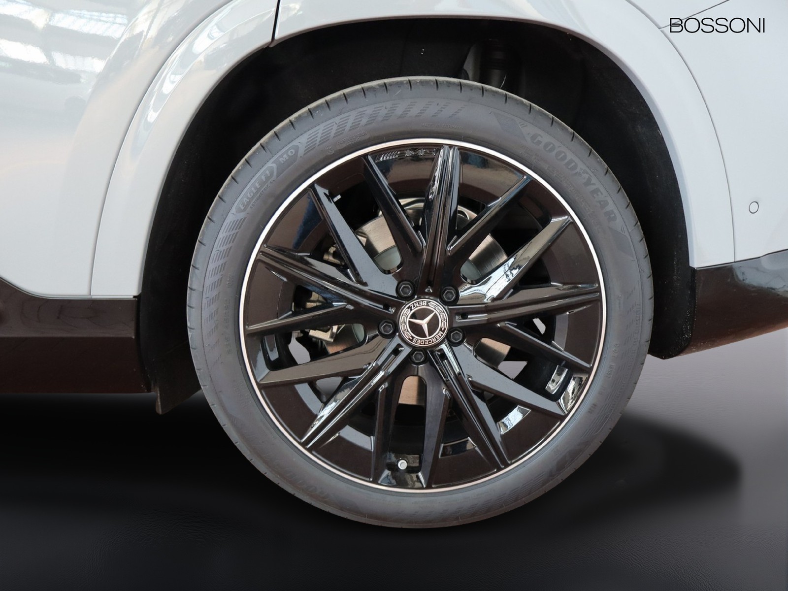 4 - Mercedes GLB 200 advanced plus 4matic 8g-edct
