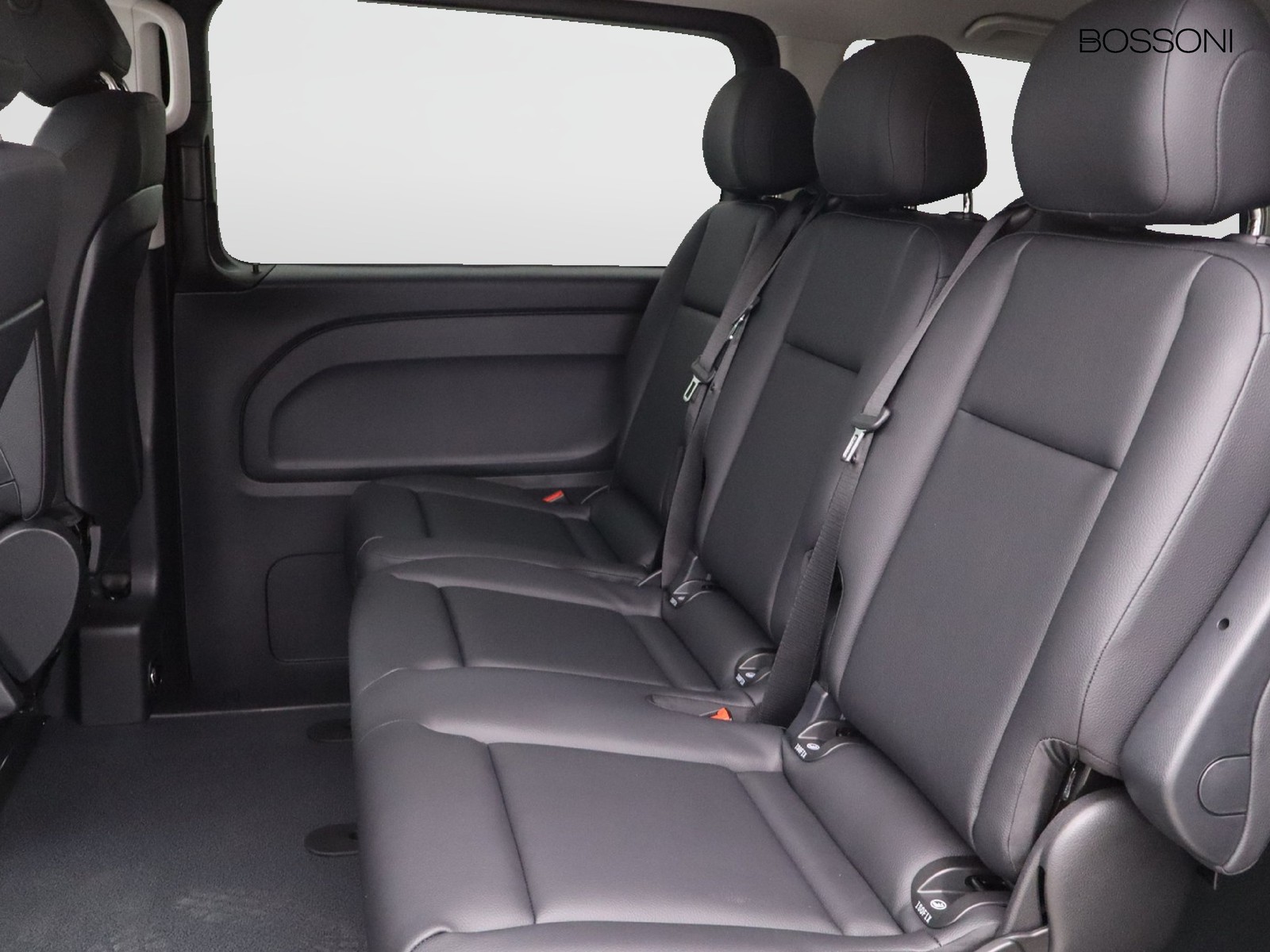 6 - Mercedes Vans Vito mixto 116 cdi long select 9g-tronic