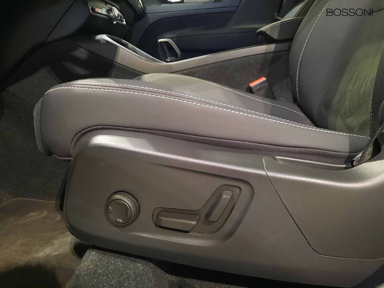 22 - Volvo XC40 1.5 t5 recharge plug-in-hybrid ultimate bright automatico