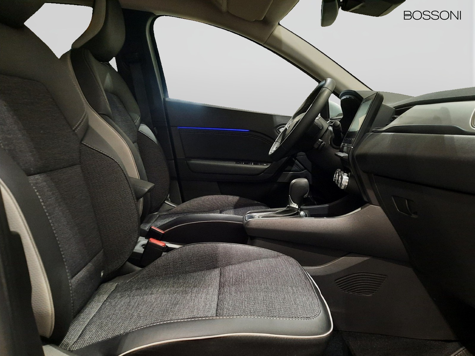 9 - Renault Captur 1.6 e-tech full hybrid techno auto 145cv