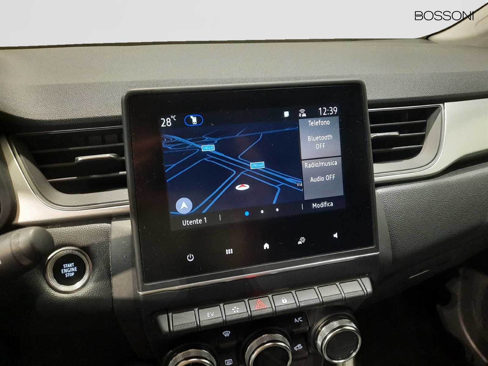 11 - Renault Captur 1.6 e-tech full hybrid techno auto 145cv
