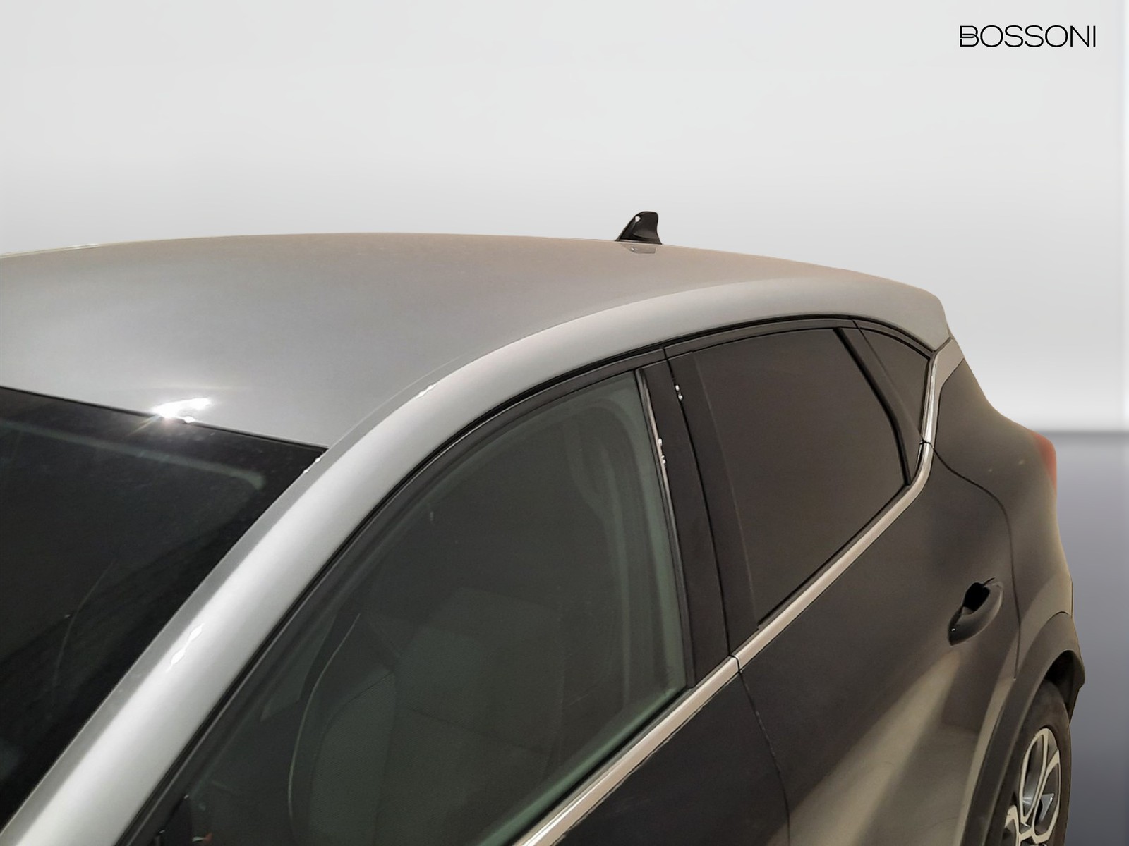 28 - Renault Captur 1.6 e-tech full hybrid techno auto 145cv