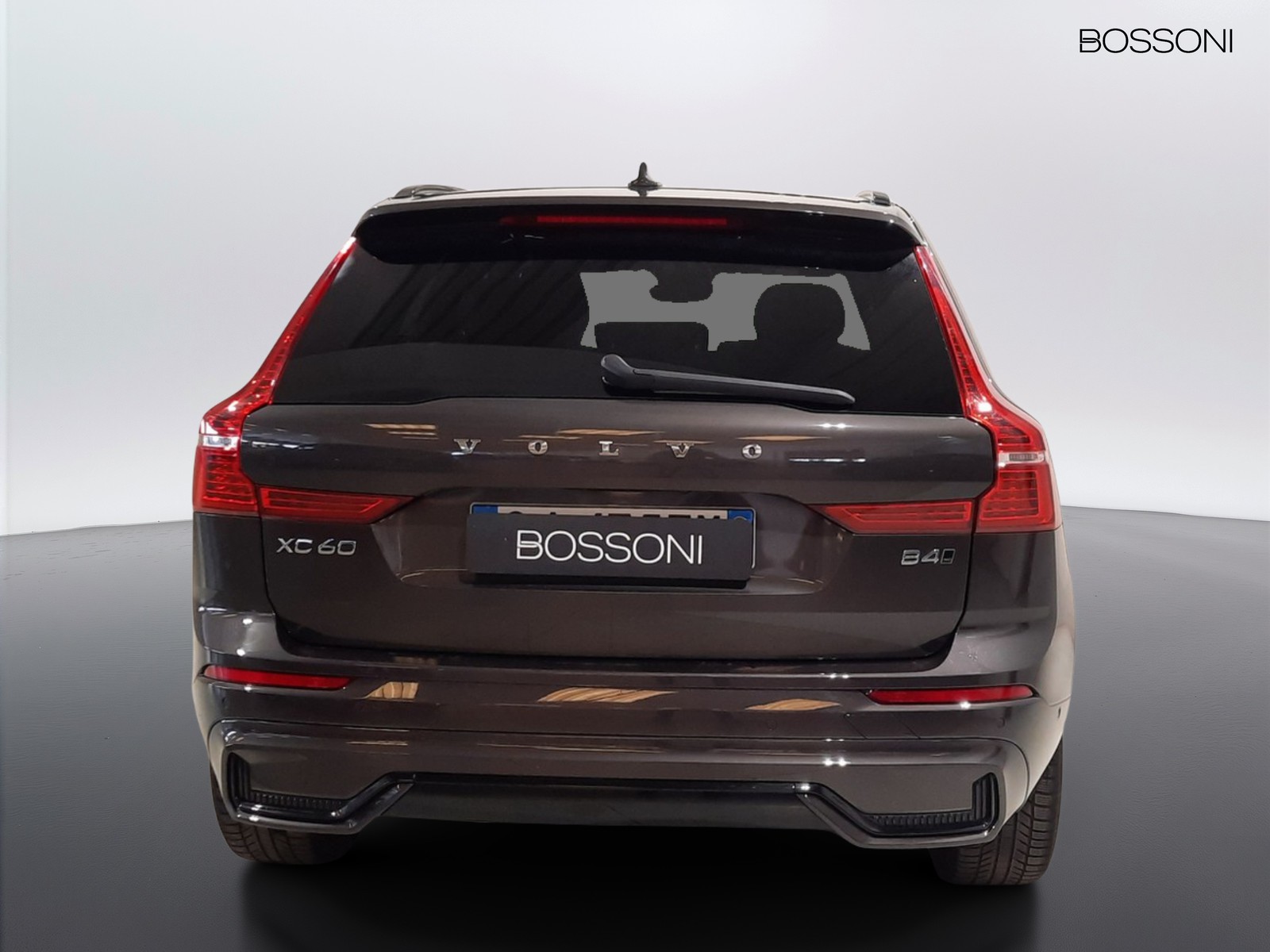 5 - Volvo XC60 2.0 b4 plus dark awd automatico