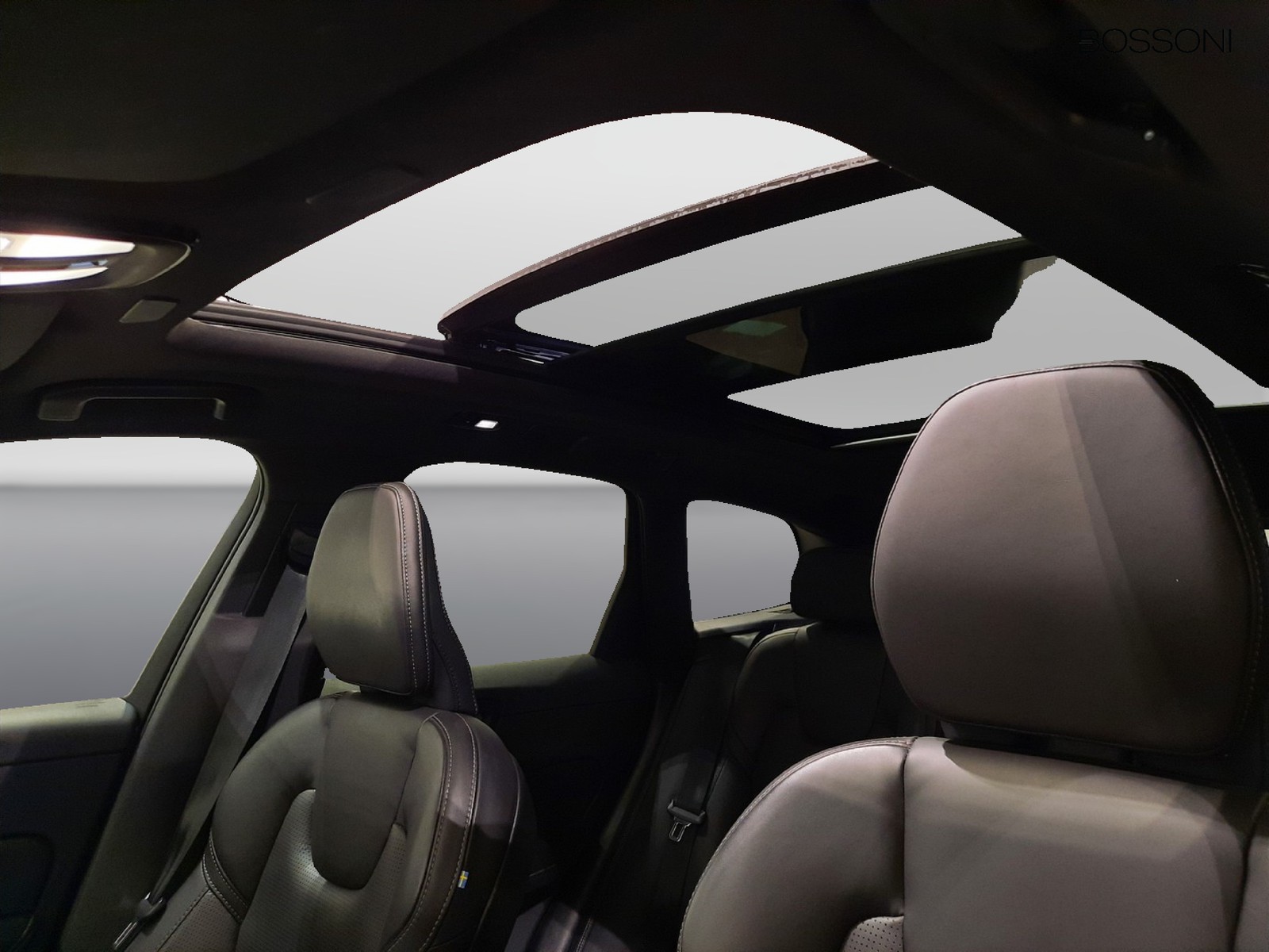 16 - Volvo XC60 2.0 b4 plus dark awd automatico