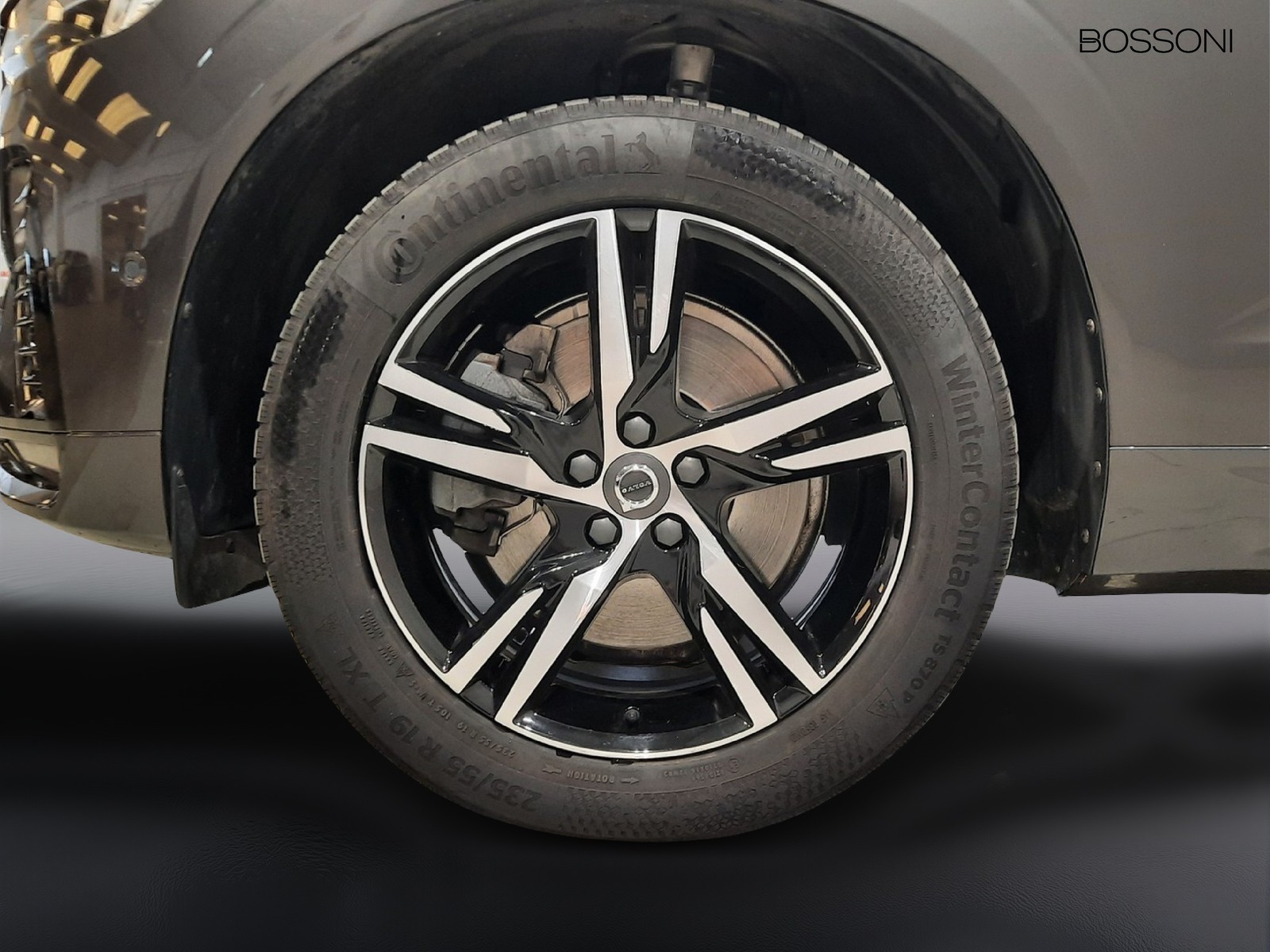 20 - Volvo XC60 2.0 b4 plus dark awd automatico