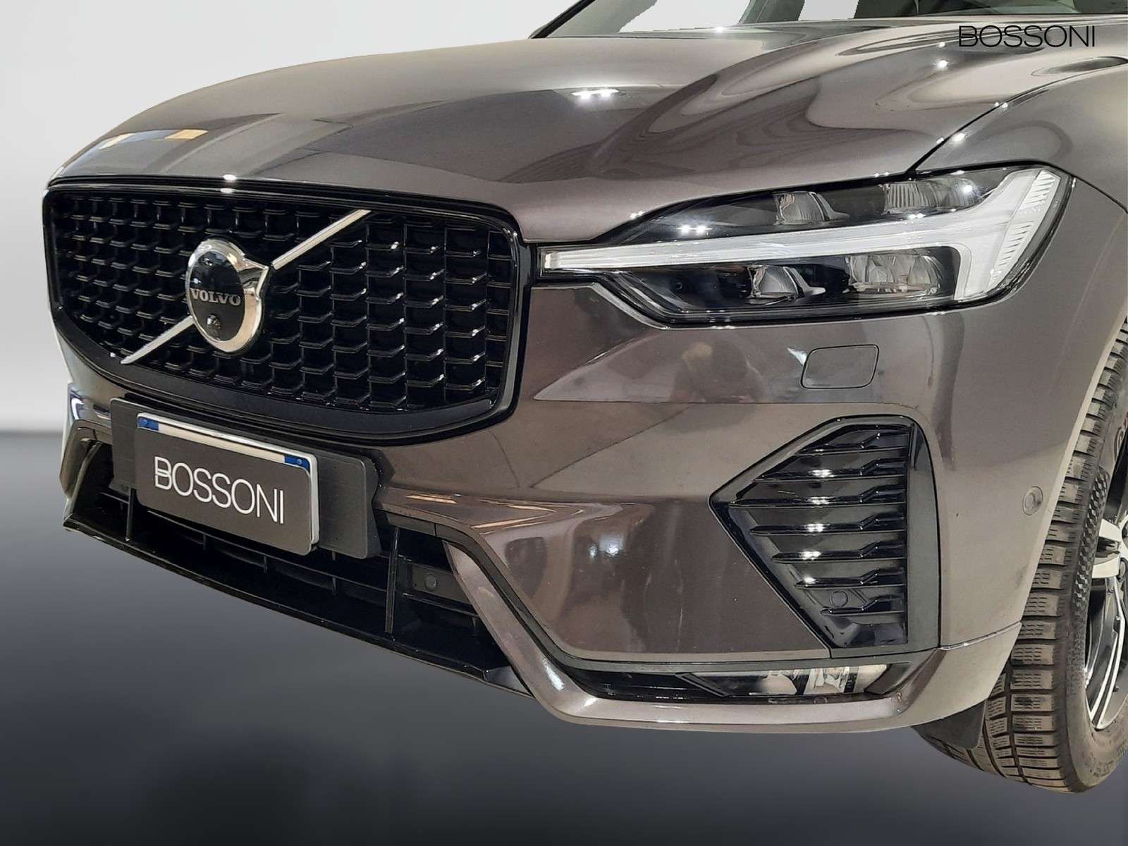 21 - Volvo XC60 2.0 b4 plus dark awd automatico