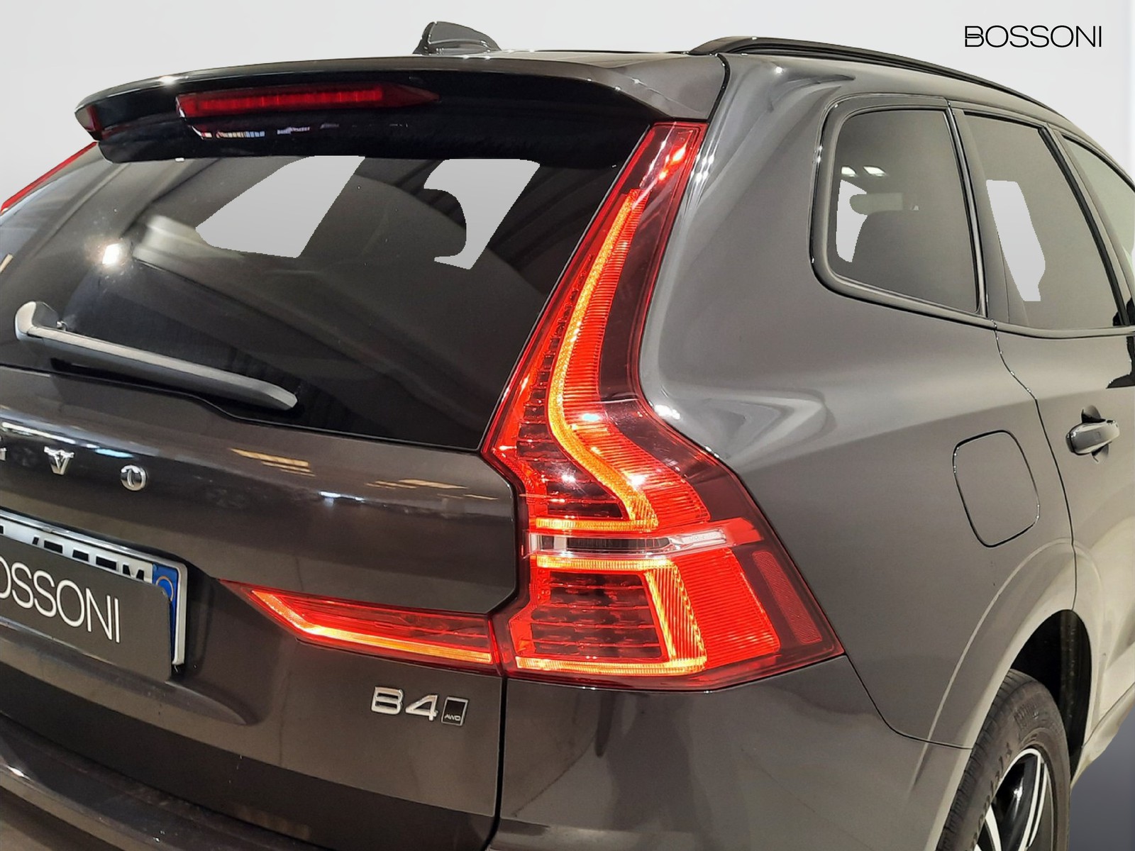 24 - Volvo XC60 2.0 b4 plus dark awd automatico