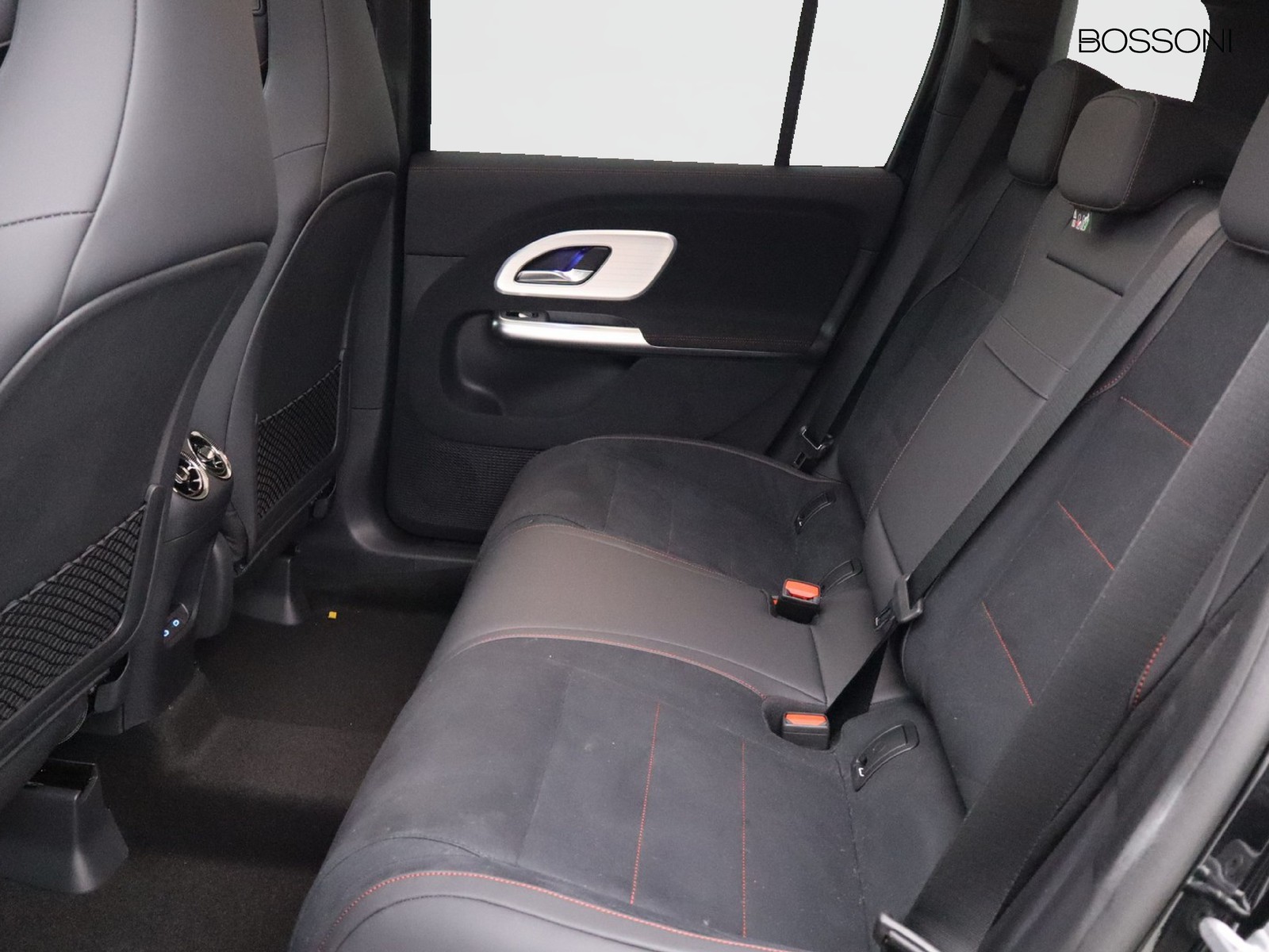8 - Mercedes GLB 220 advanced plus 4matic 8g-edct