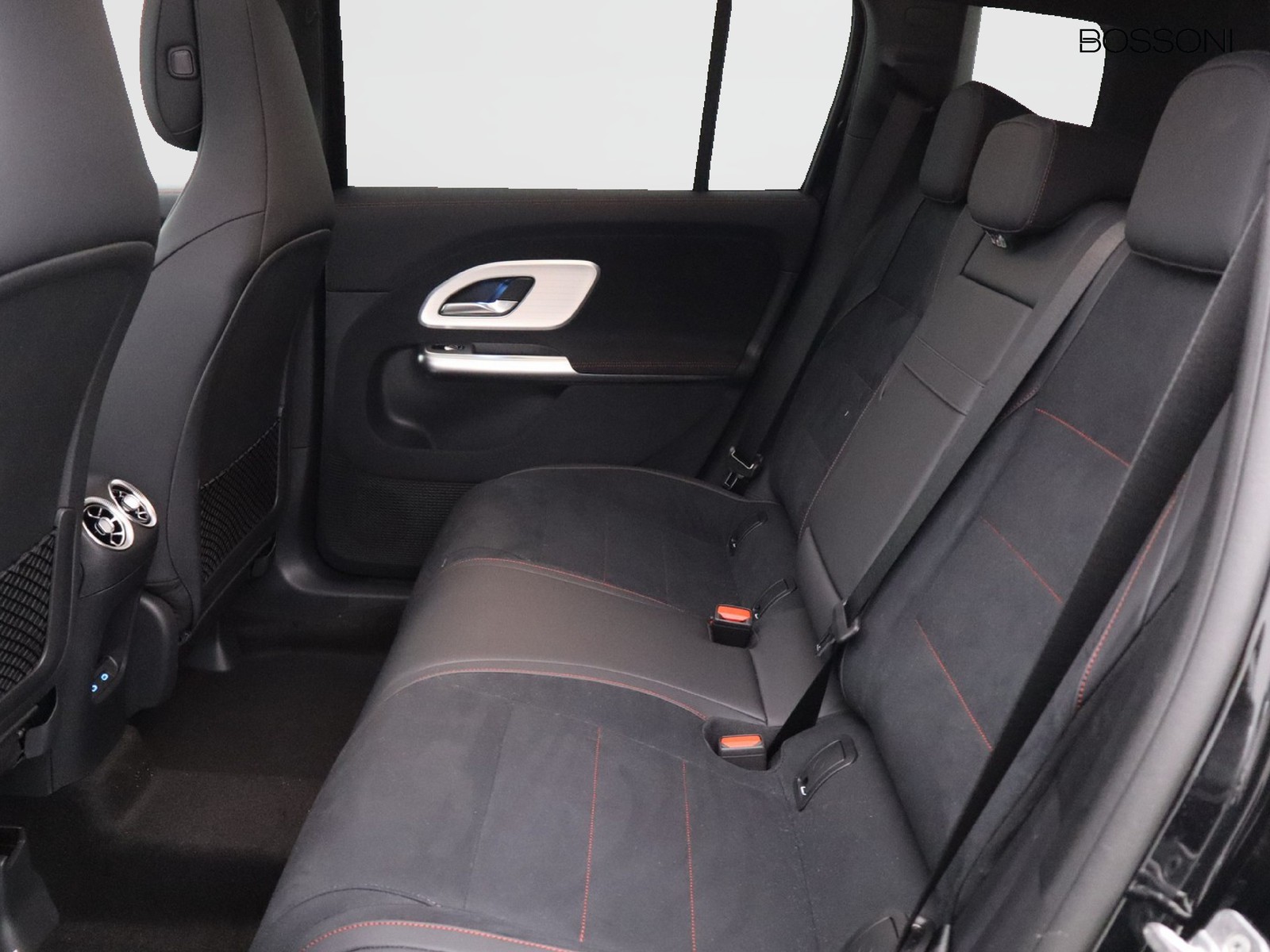 8 - Mercedes GLB 200 advanced plus 4matic 8g-edct