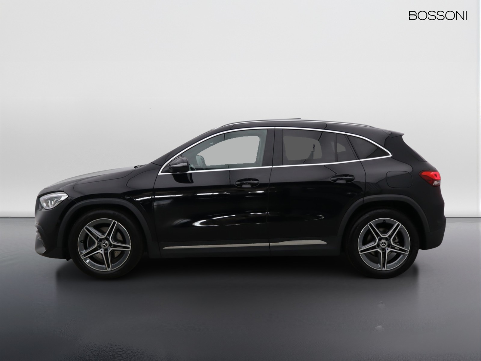 3 - Mercedes GLA 180 d premium 8g-dct