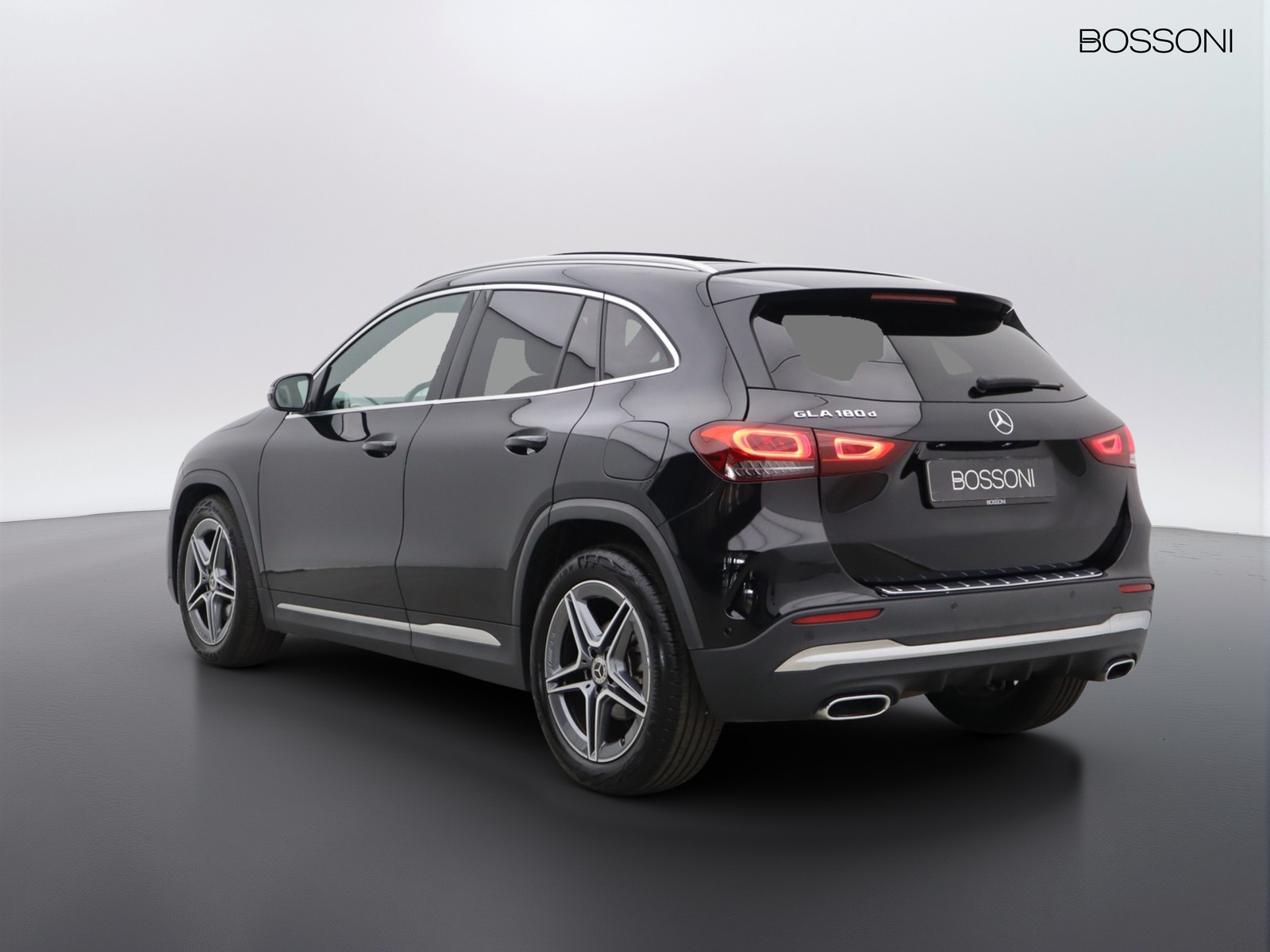 5 - Mercedes GLA 180 d premium 8g-dct