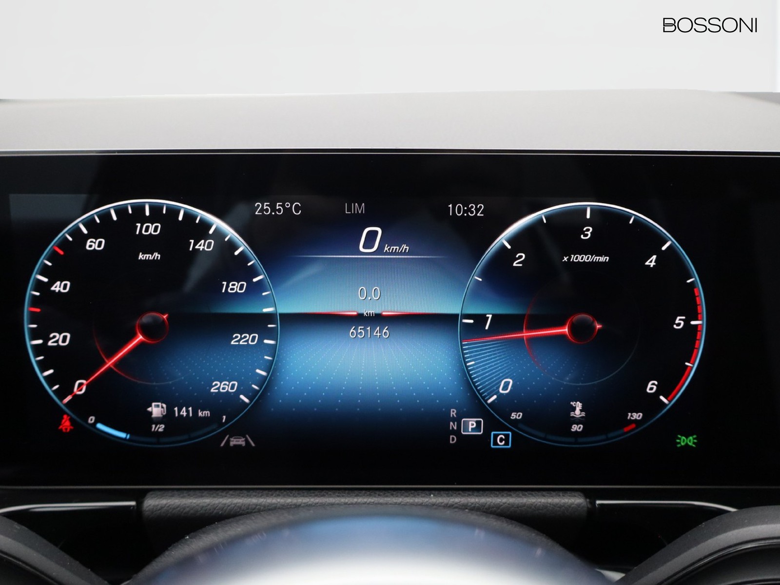 9 - Mercedes GLA 180 d premium 8g-dct