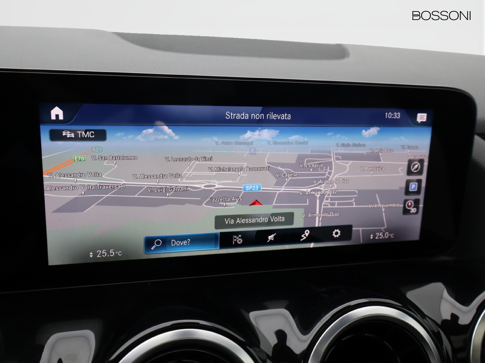 10 - Mercedes GLA 180 d premium 8g-dct