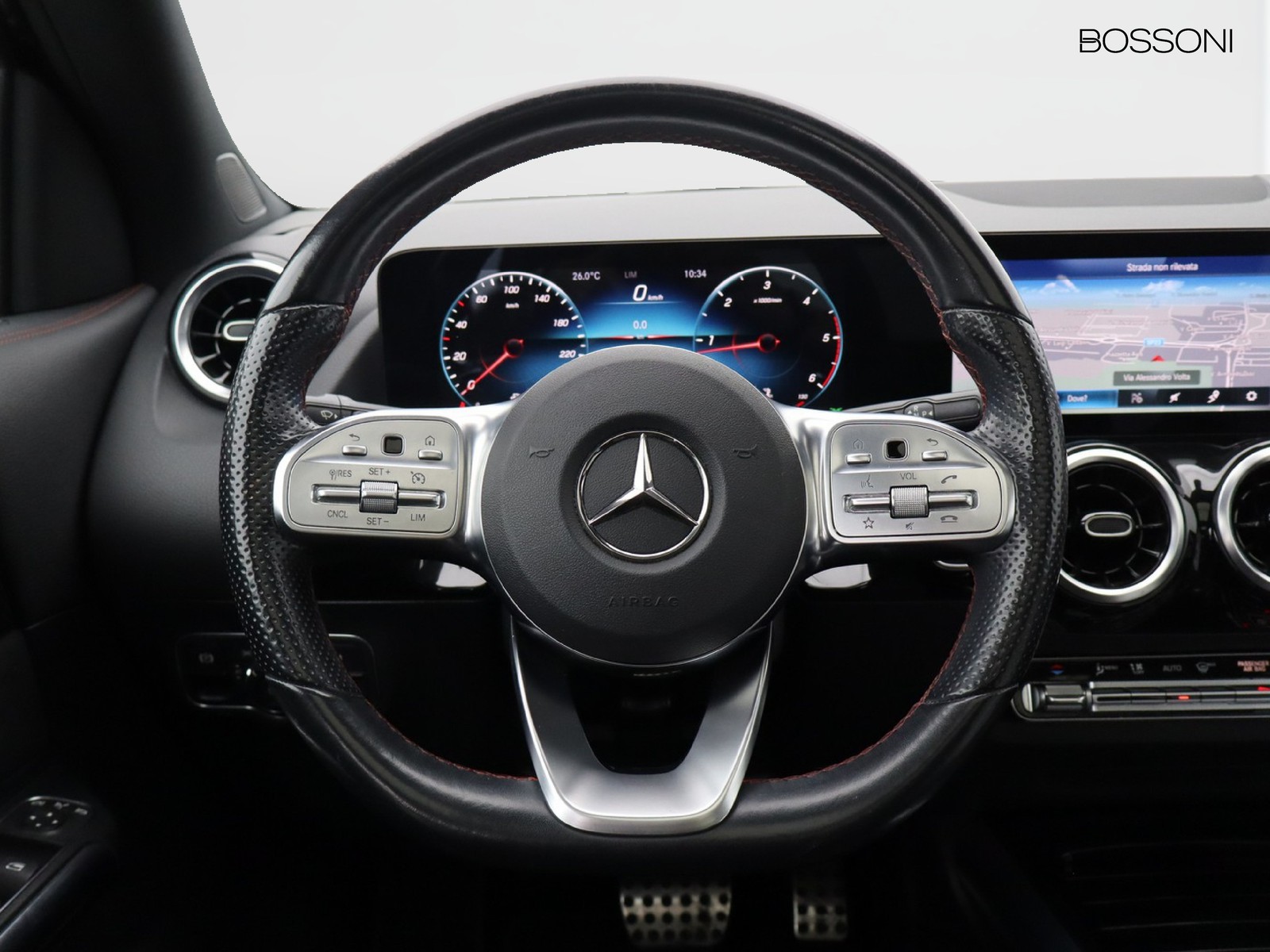 16 - Mercedes GLA 180 d premium 8g-dct