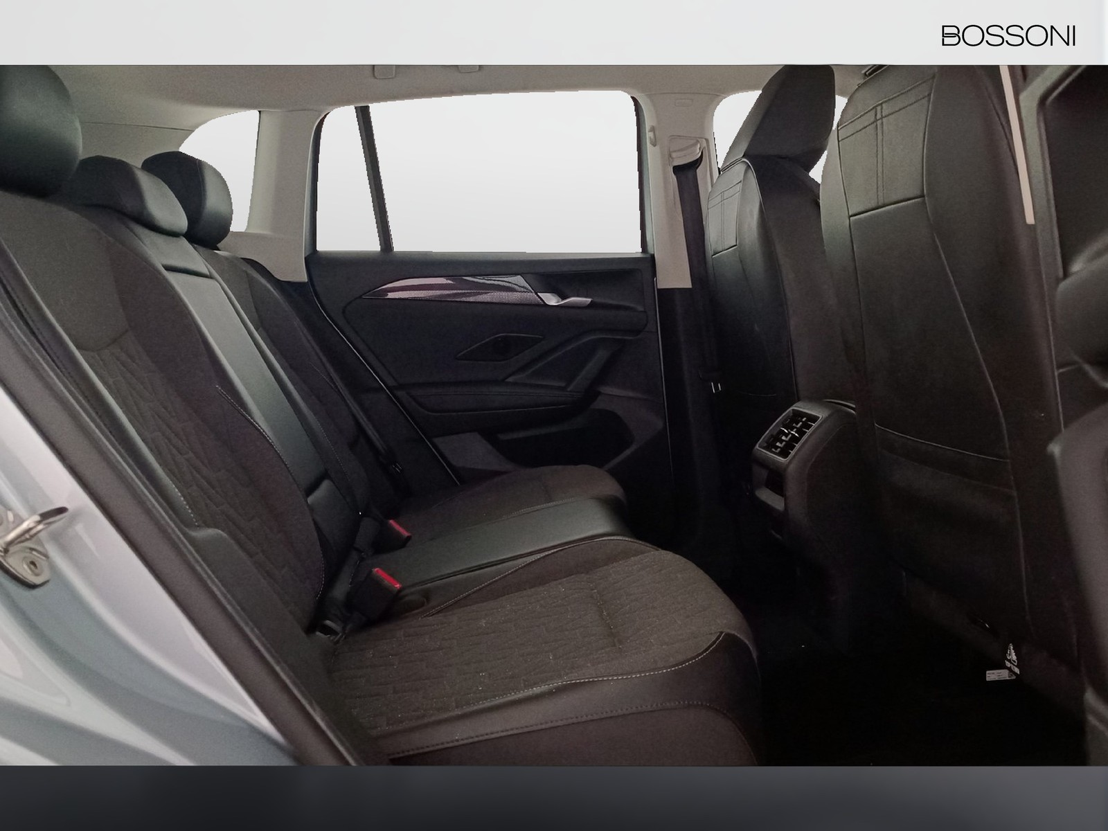 9 - Volkswagen Tiguan 2.0 tdi scr 150cv life dsg