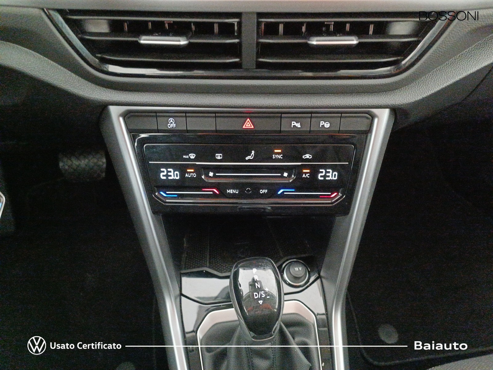 11 - Volkswagen T-Roc 2.0 tdi scr 150cv life dsg