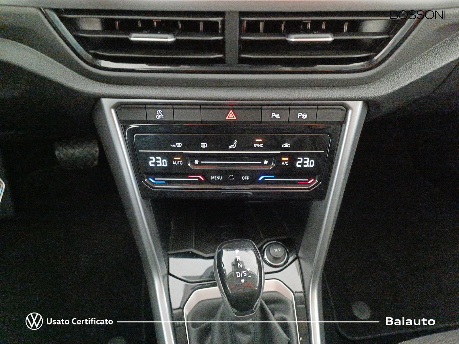 11 - Volkswagen T-Roc 2.0 tdi scr 150cv life dsg