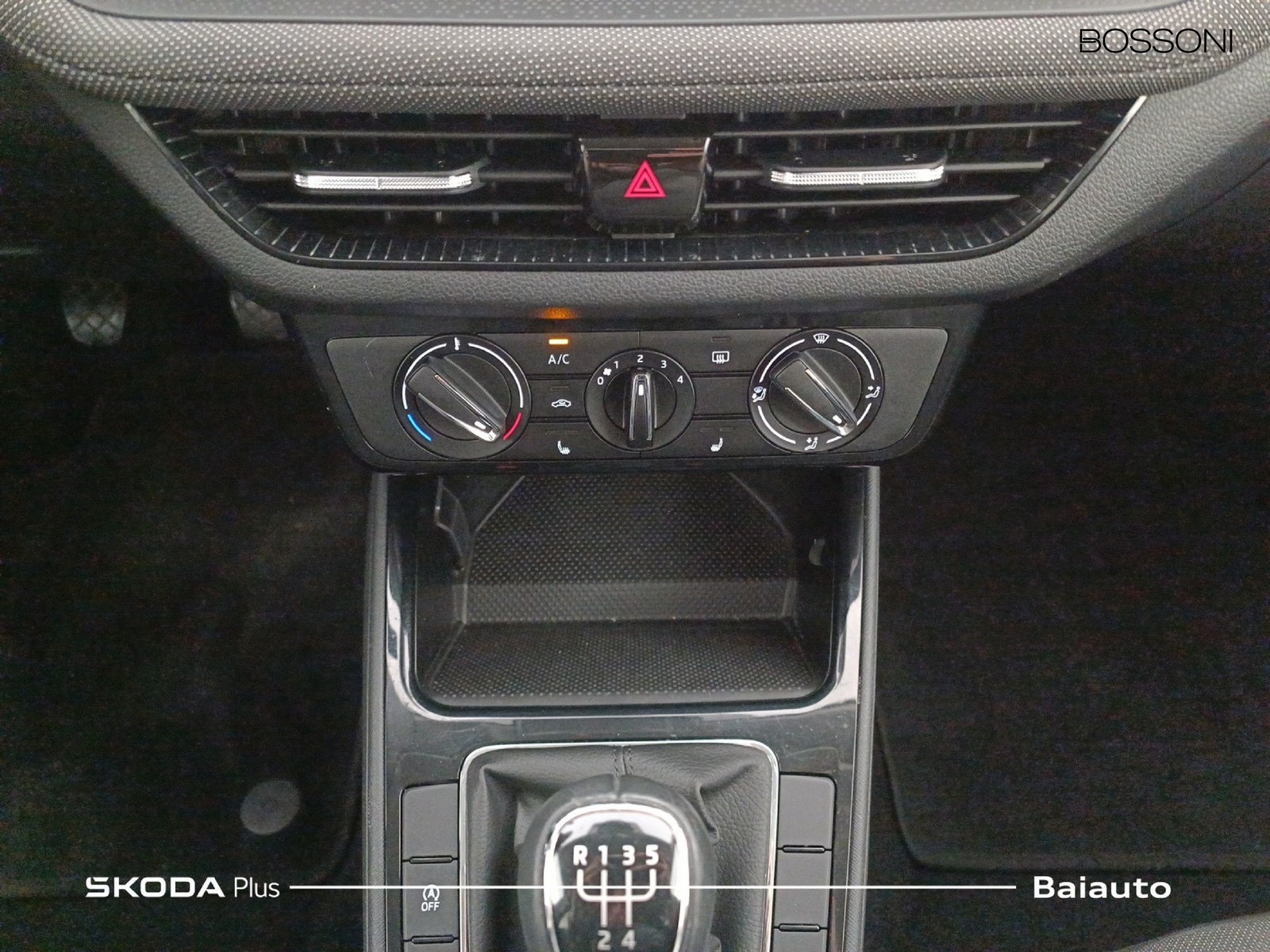 11 - Skoda Fabia 1.0 mpi 80cv selection