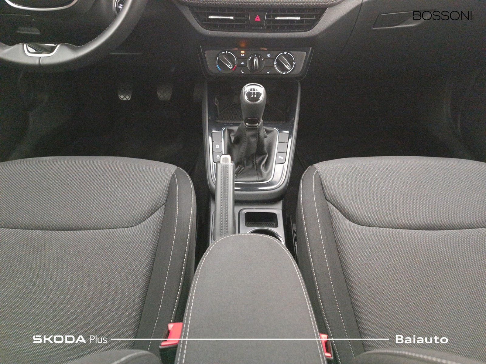 14 - Skoda Fabia 1.0 mpi 80cv selection