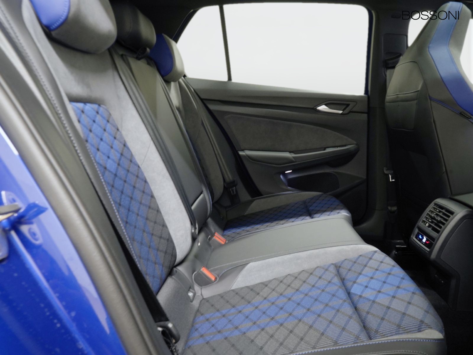 9 - Volkswagen Golf 2.0 tsi 333cv r 4motion dsg