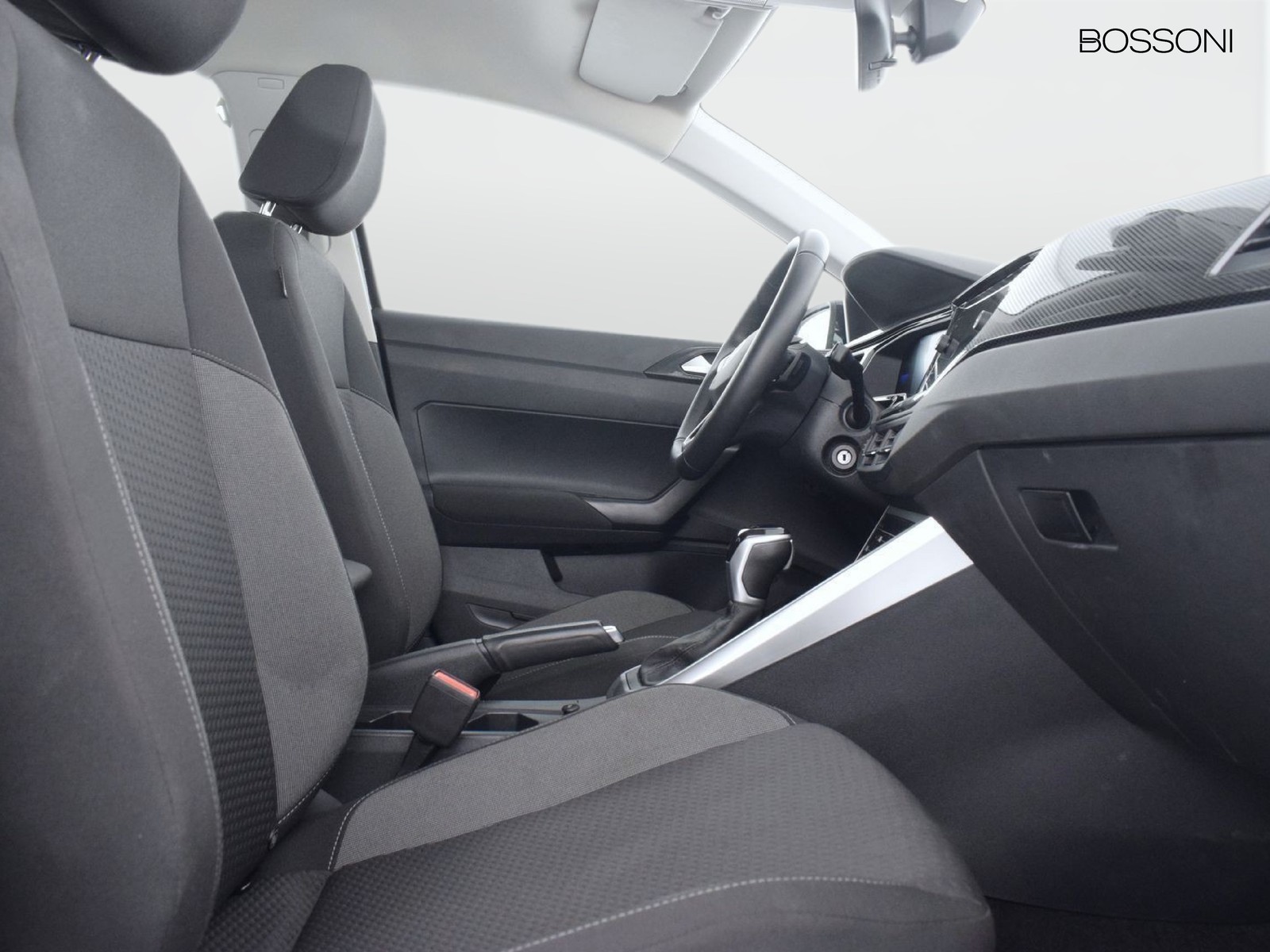 8 - Volkswagen Polo 1.0 tsi 95cv life dsg