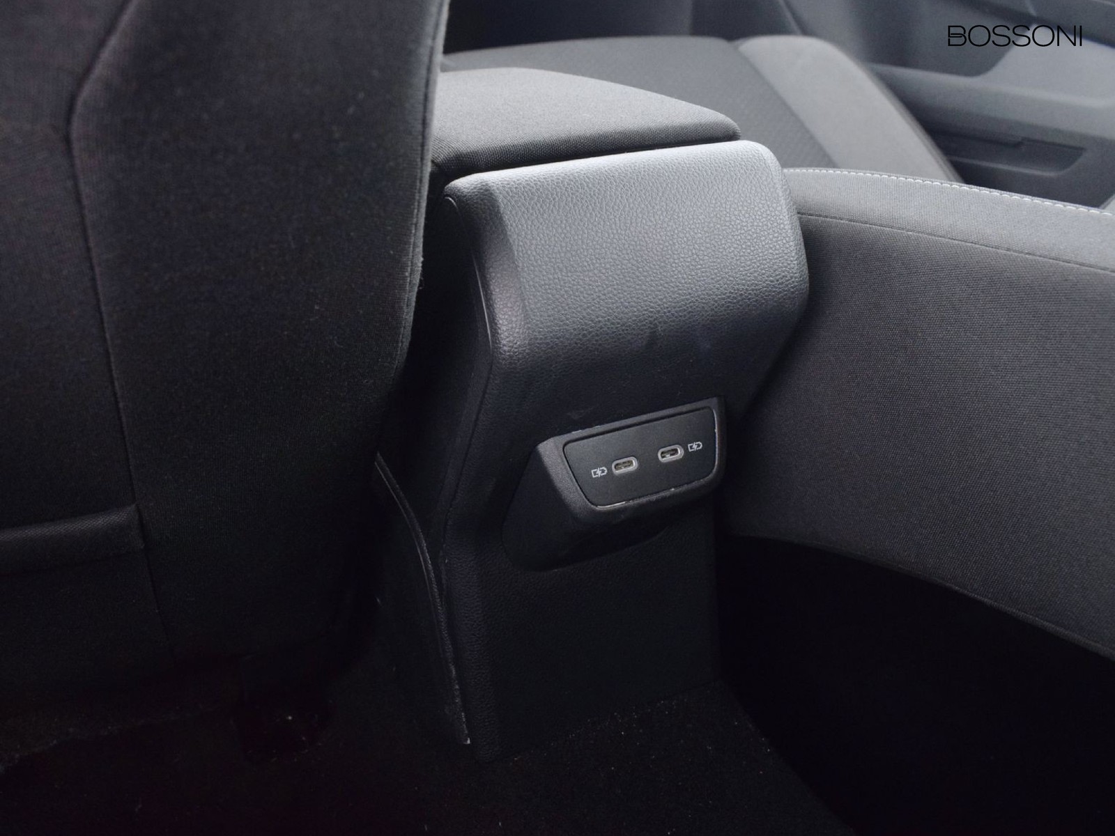 26 - Volkswagen Polo 1.0 tsi 95cv life dsg