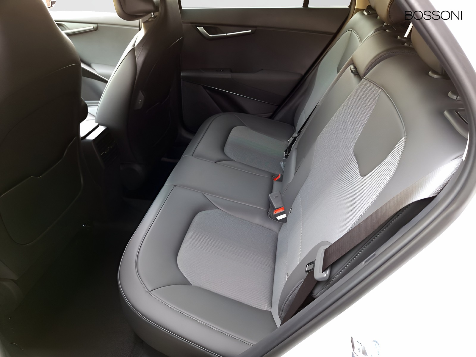 12 - Kia Niro 1.6 gdi hev tri-fuel 126cv evolution dct6
