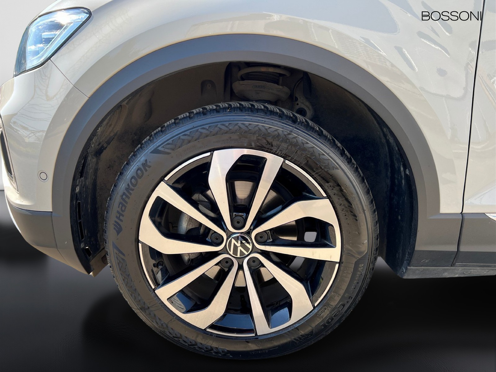 5 - Volkswagen T-Roc 1.0 tsi 110cv style