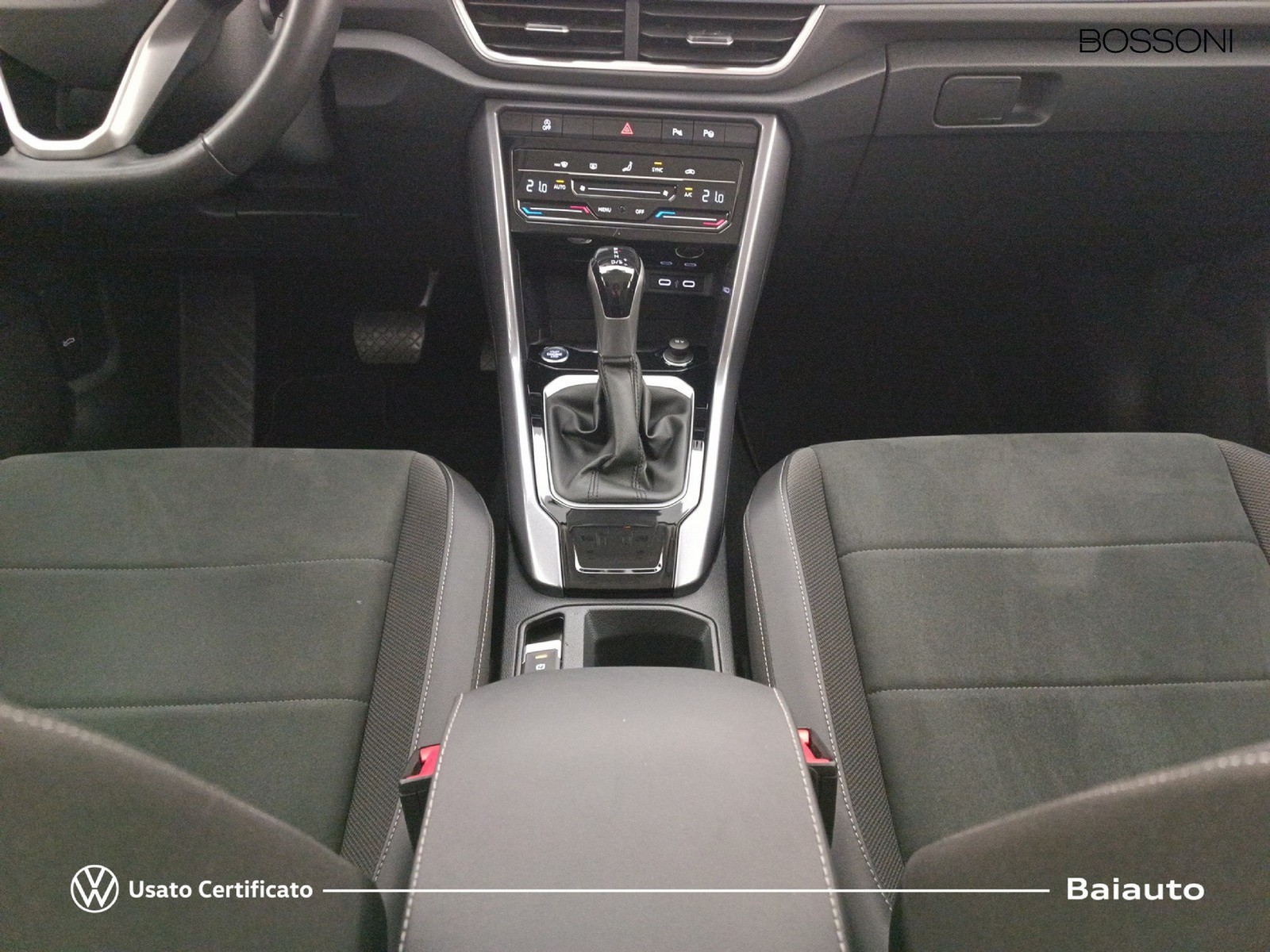 14 - Volkswagen T-Roc 1.5 tsi act style dsg