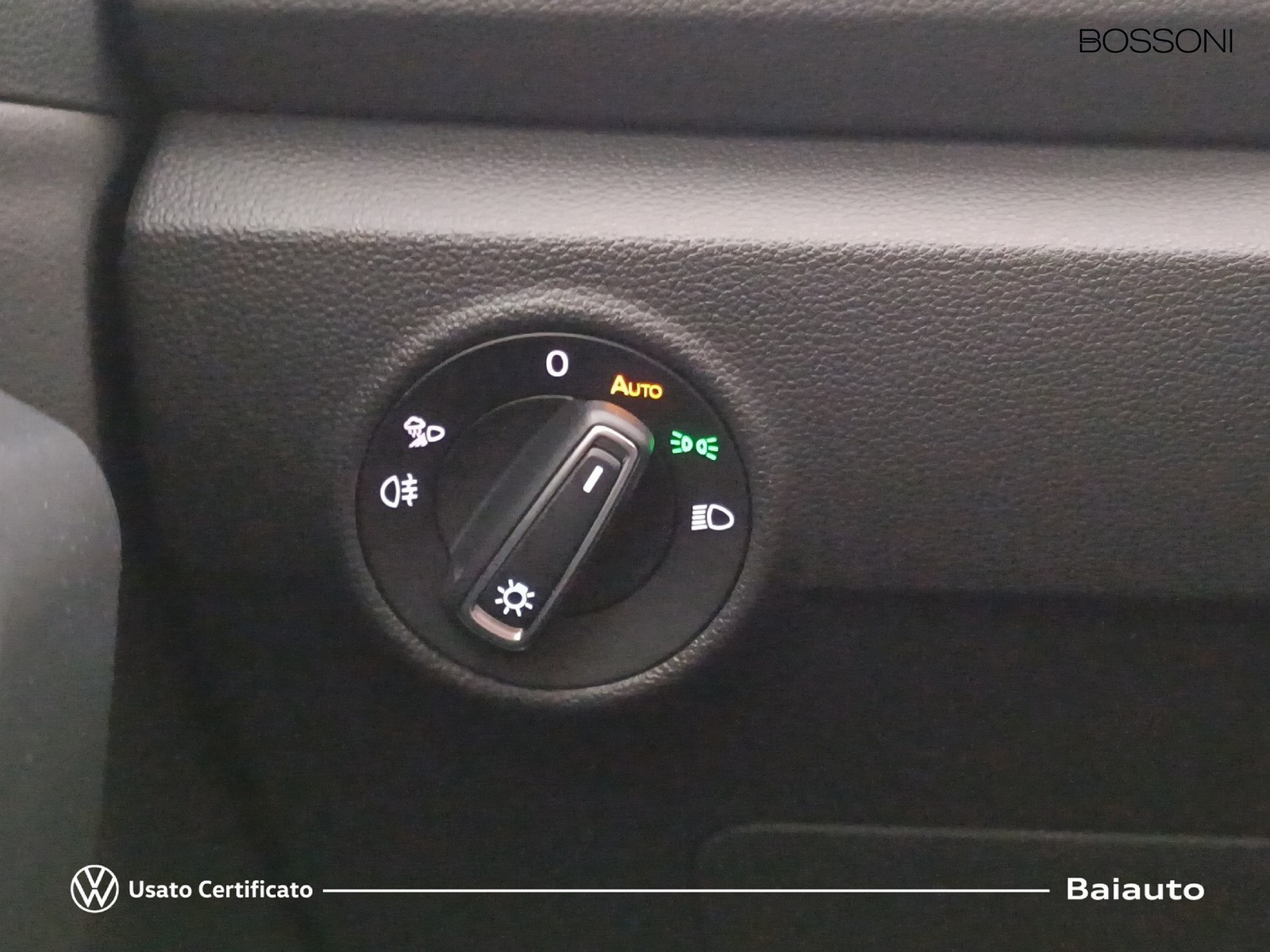 17 - Volkswagen T-Roc 1.5 tsi act style dsg
